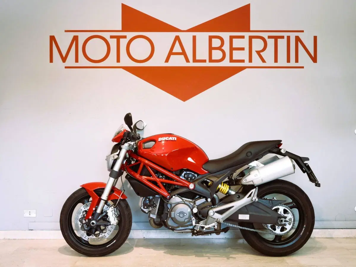 Ducati Monster 696 Plus (2007 - 14) (2)