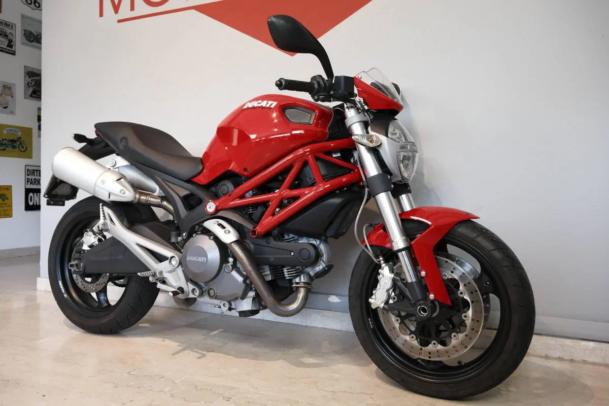 Ducati Monster 696 Plus (2007 - 14) (5)