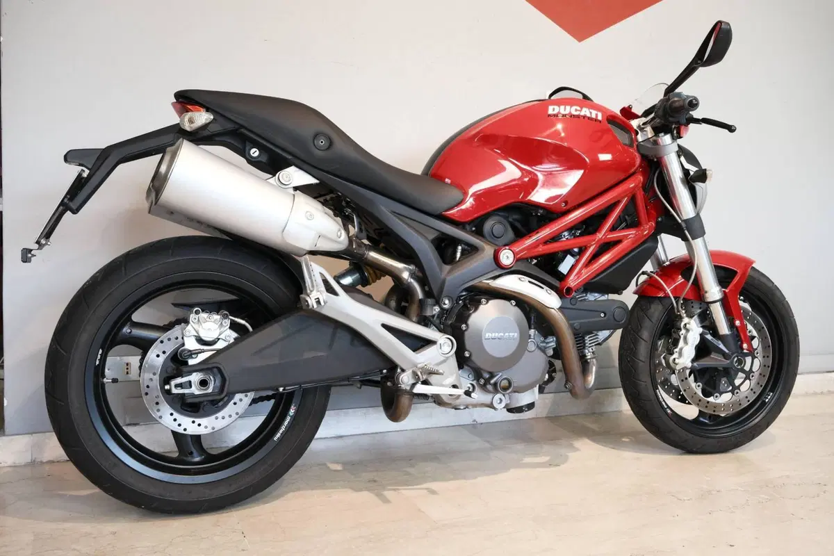 Ducati Monster 696 Plus (2007 - 14) (6)