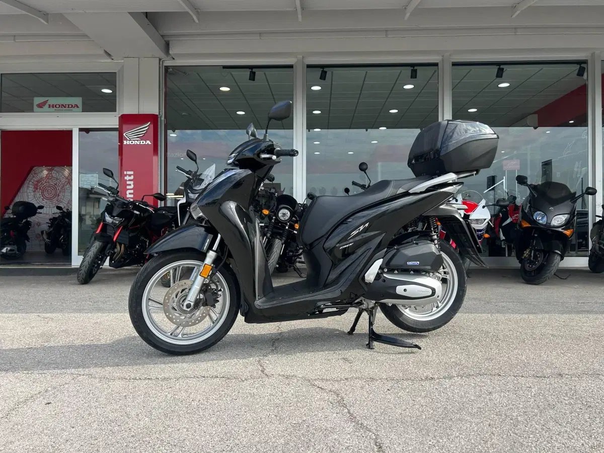 Honda SH 150i (2020 - 23) (2)