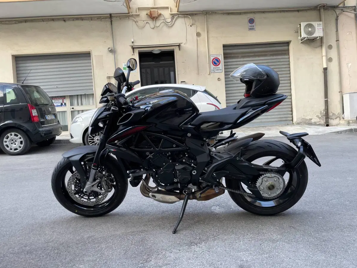 MV Agusta Brutale 800 R (2023 - 25) (2)
