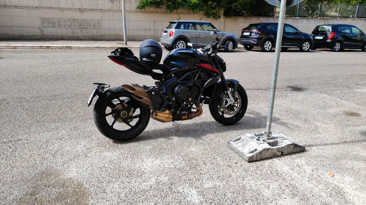 MV Agusta Brutale 800 R (2023 - 25) (5)