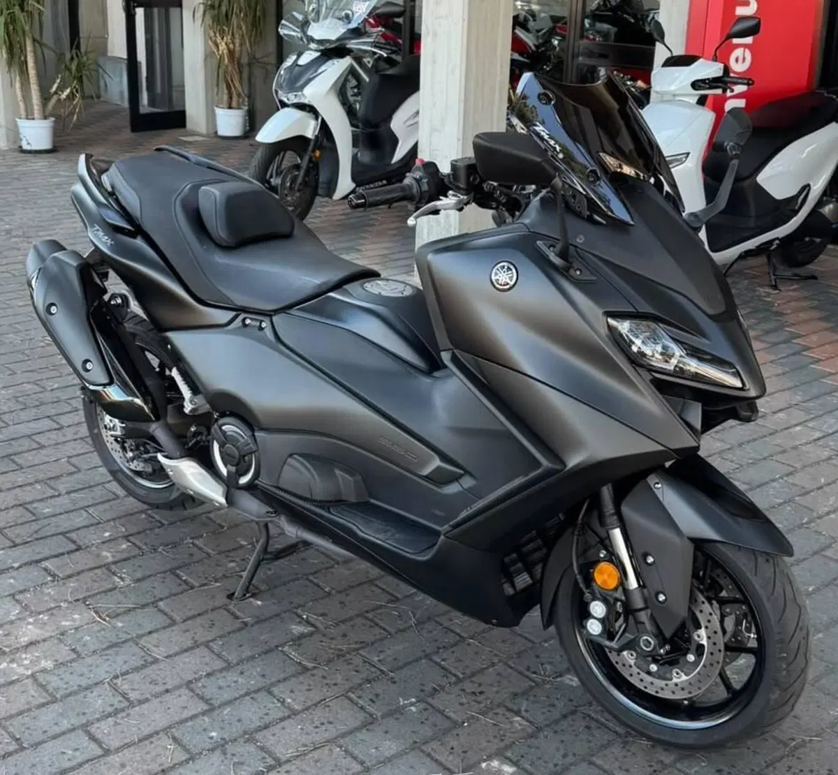 Yamaha T-Max 560 (2022 - 24)
