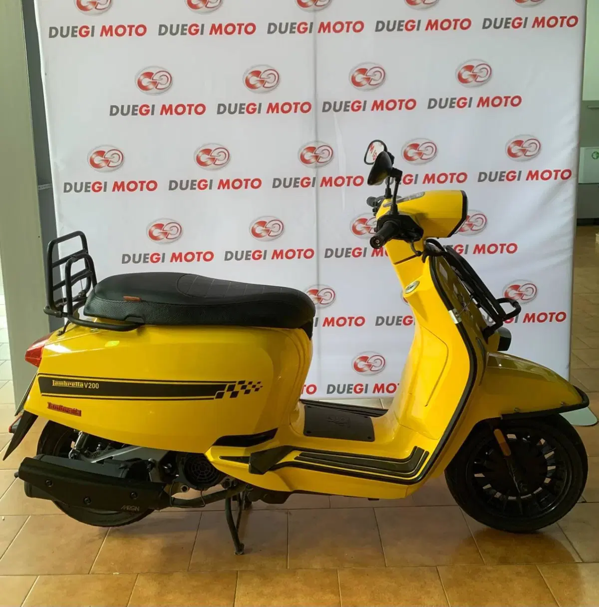 Lambretta V200 Special (2021 - 26) (4)