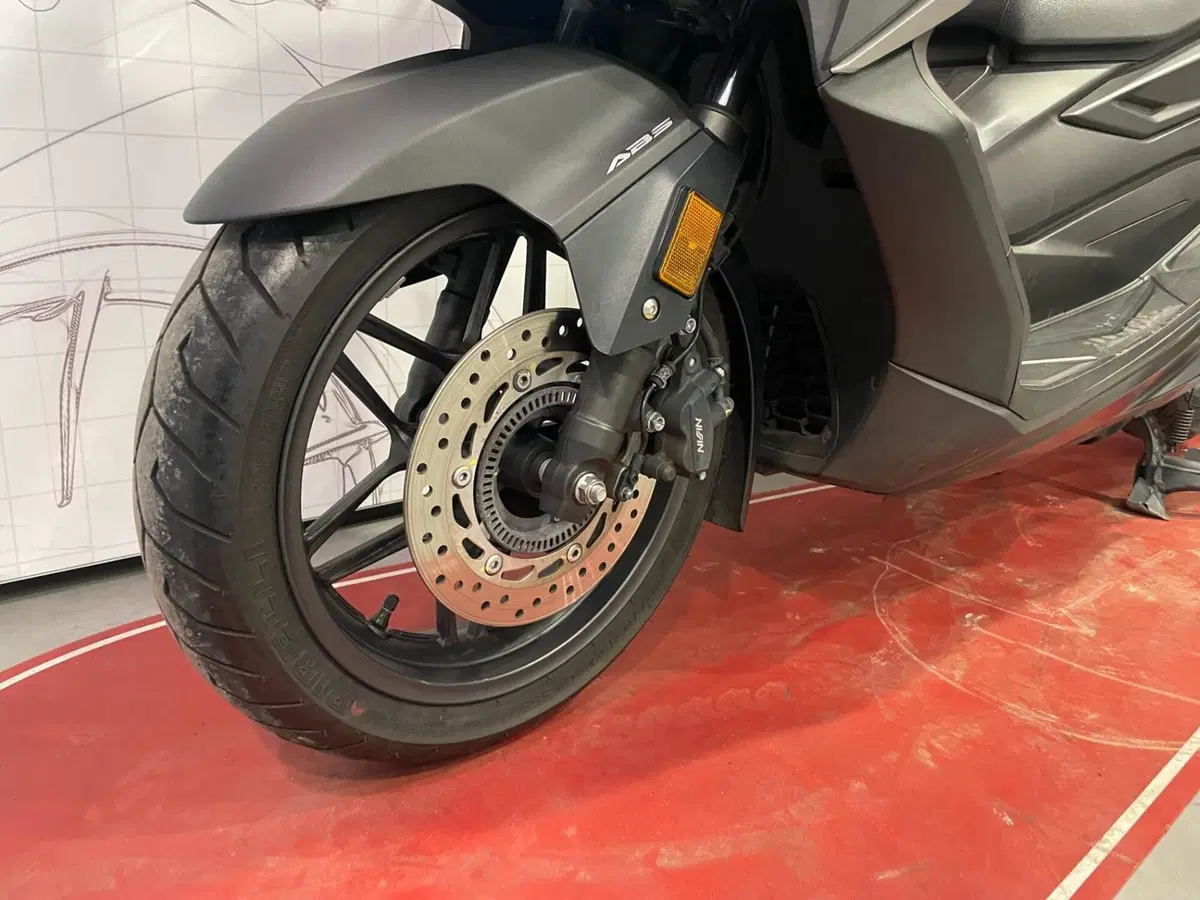 Honda Forza 350 (2022 - 24) (11)