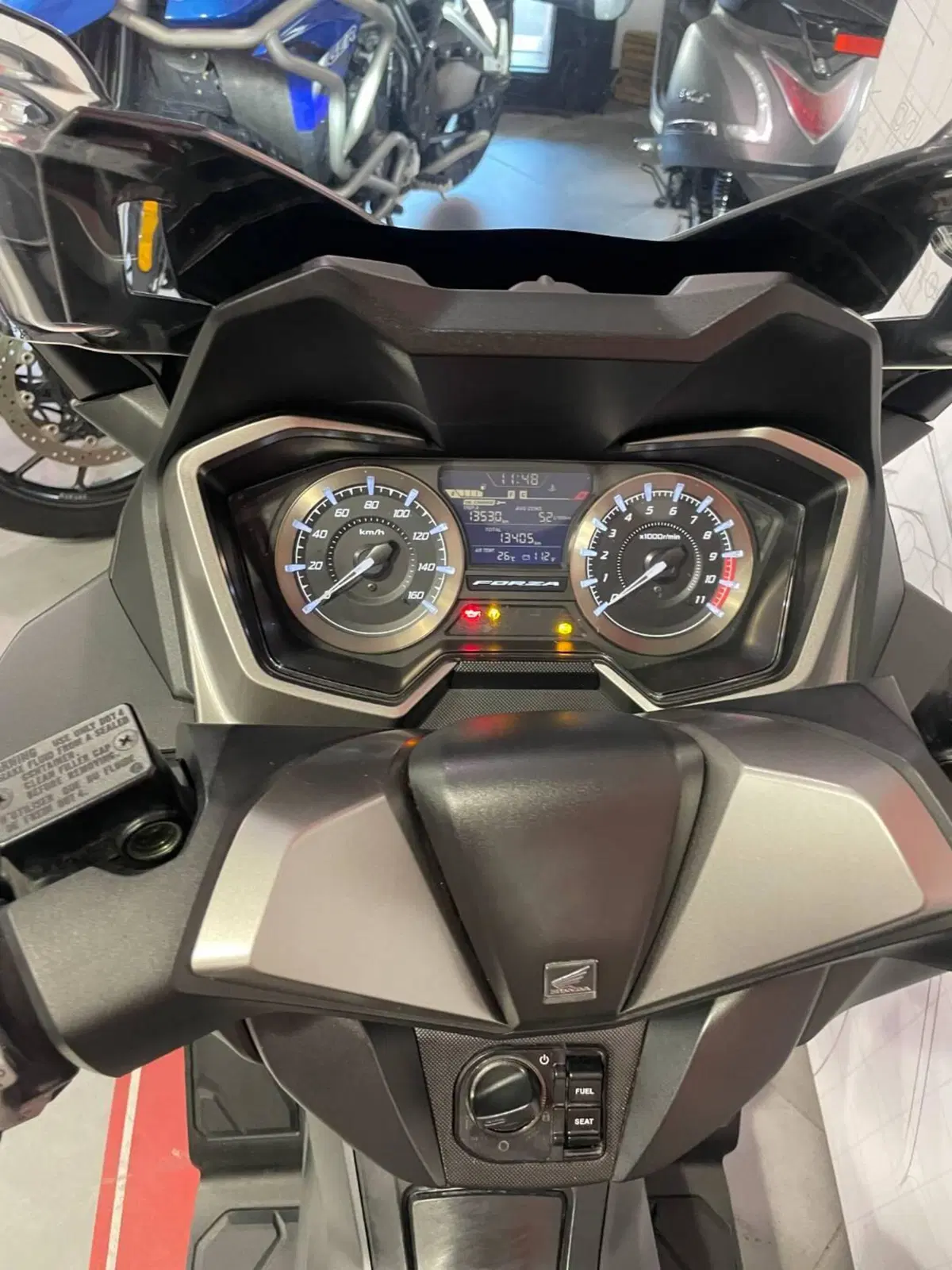Honda Forza 350 (2022 - 24) (14)