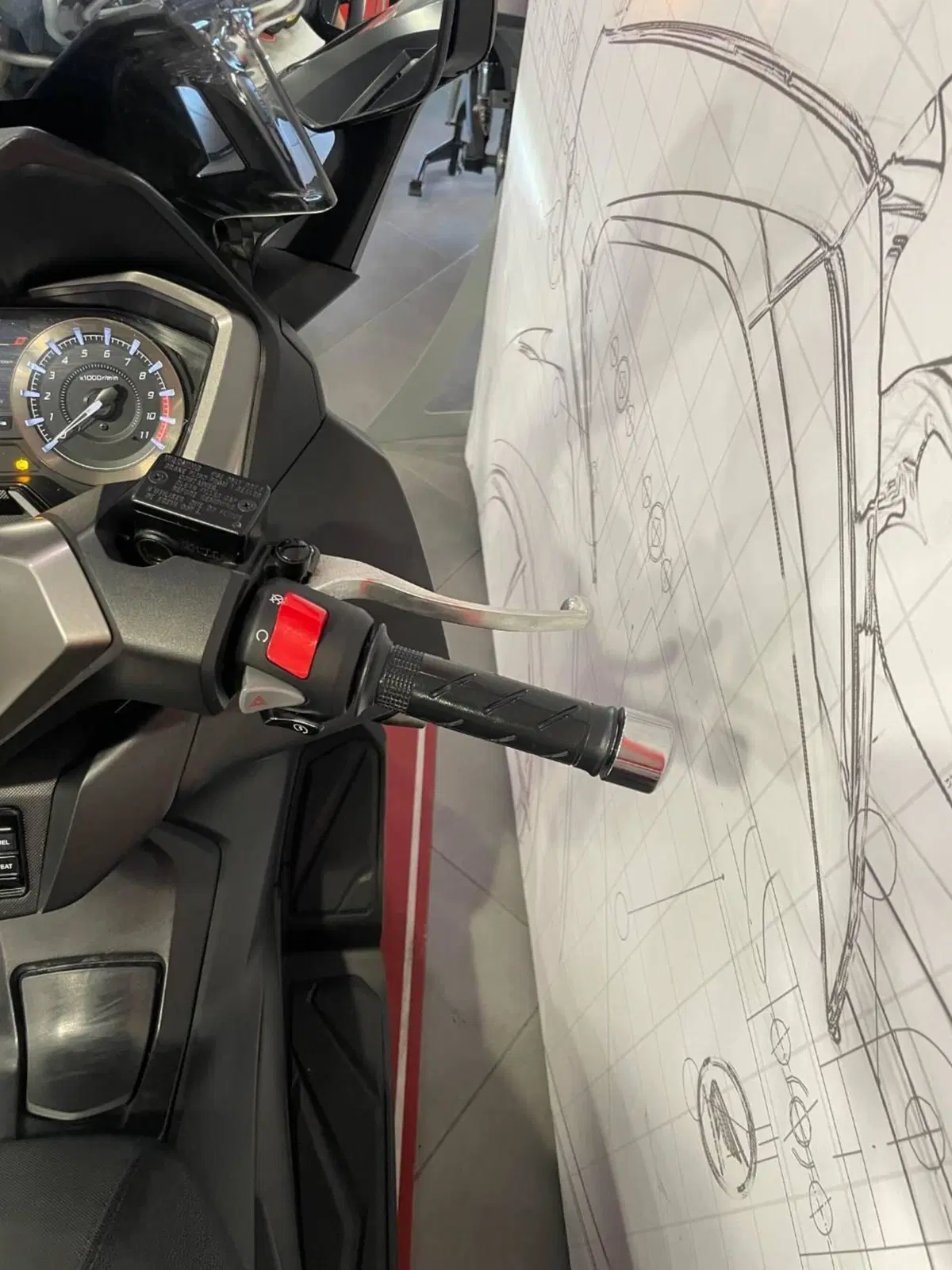 Honda Forza 350 (2022 - 24) (15)