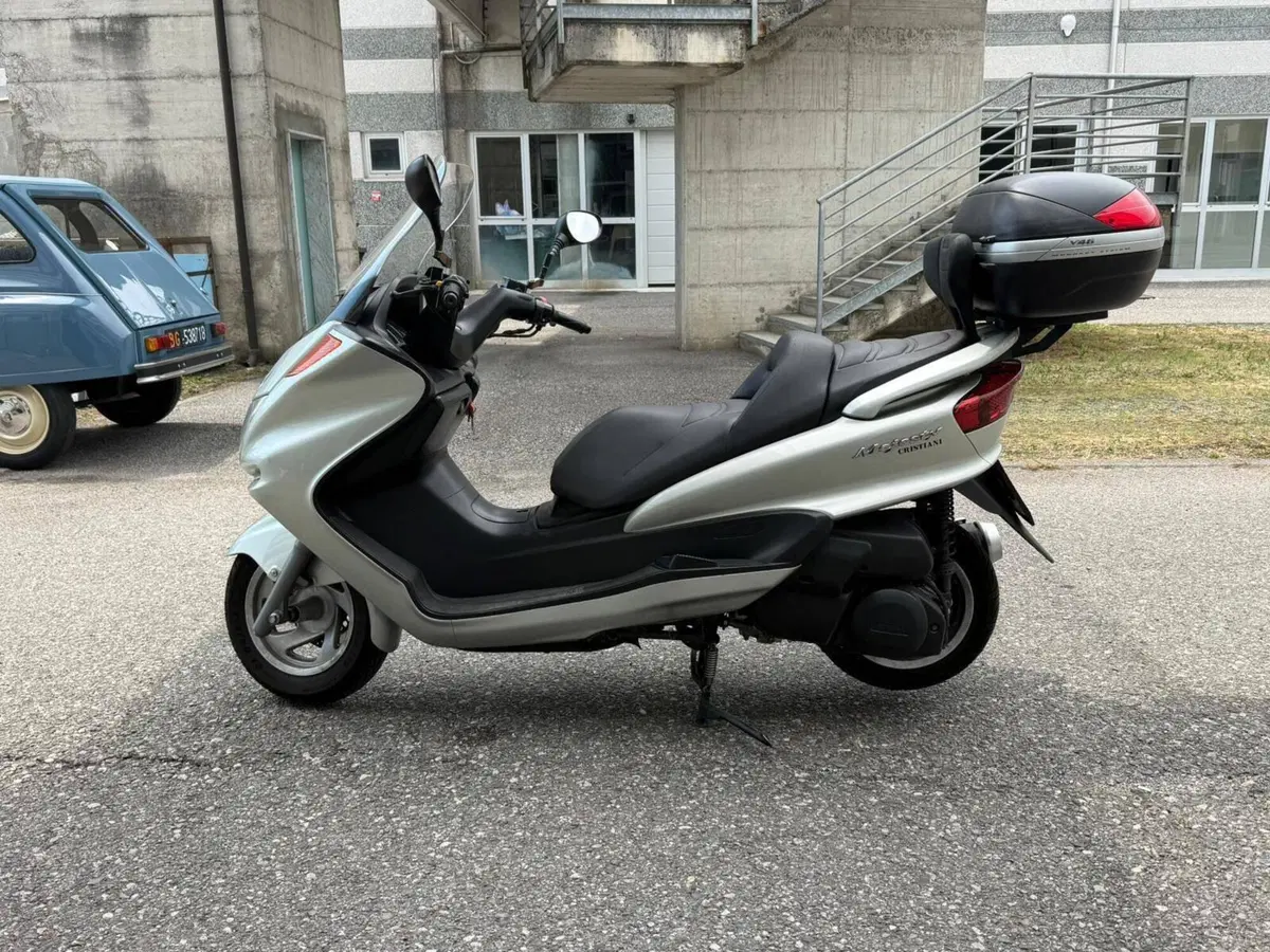 Yamaha Majesty 250 (1999 - 06) (4)