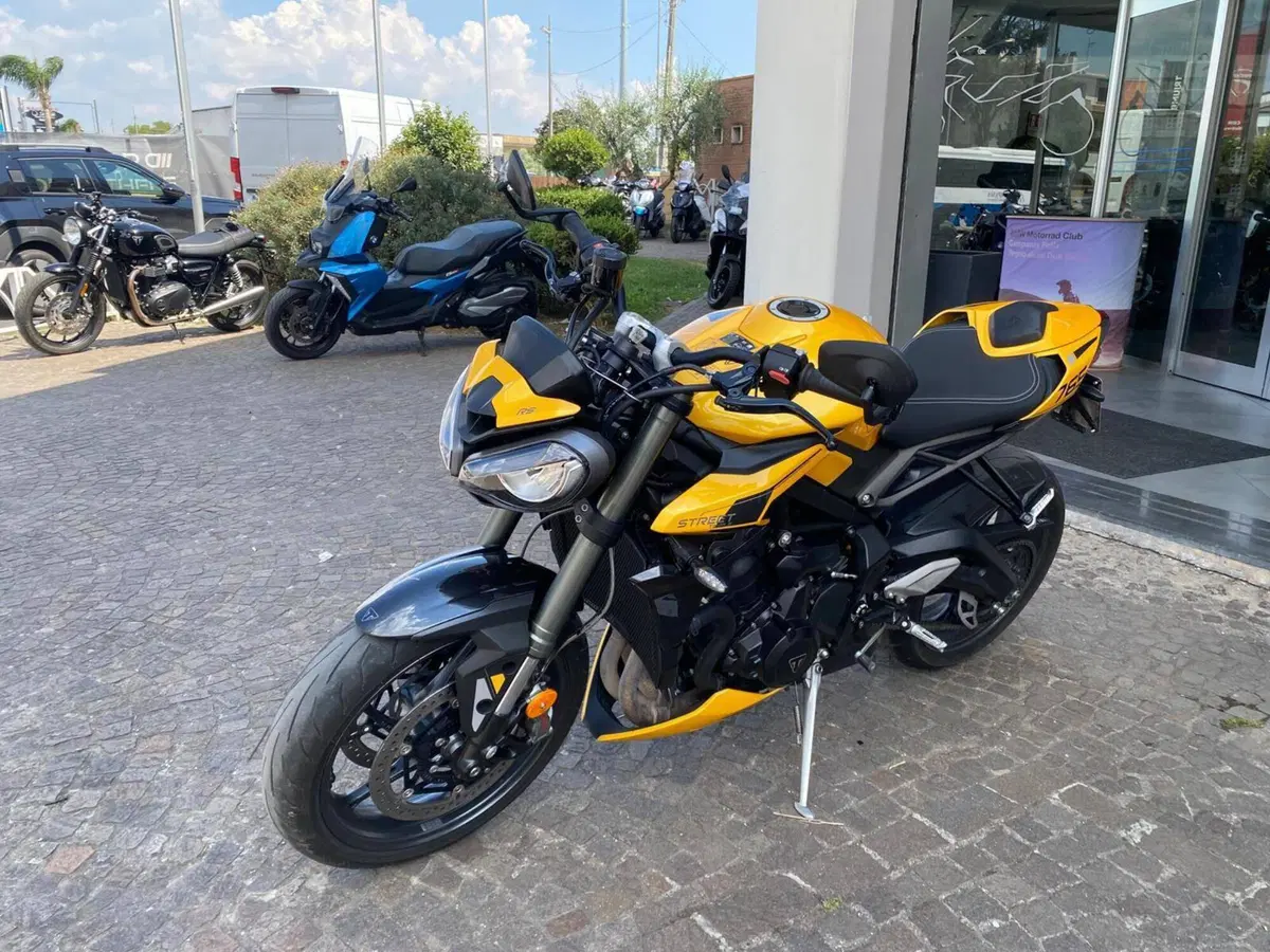 Triumph Street Triple 765 RS (2023 - 26) (4)