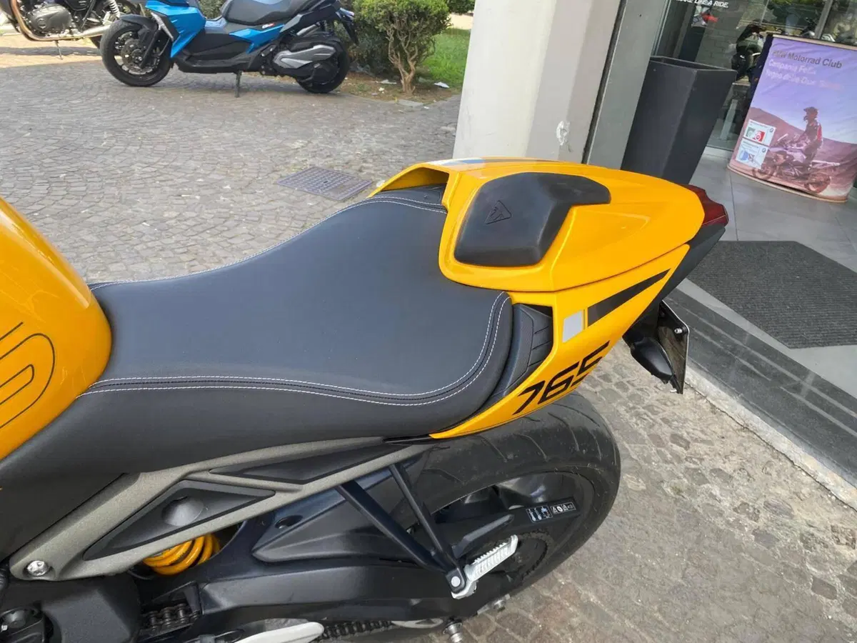 Triumph Street Triple 765 RS (2023 - 26) (7)