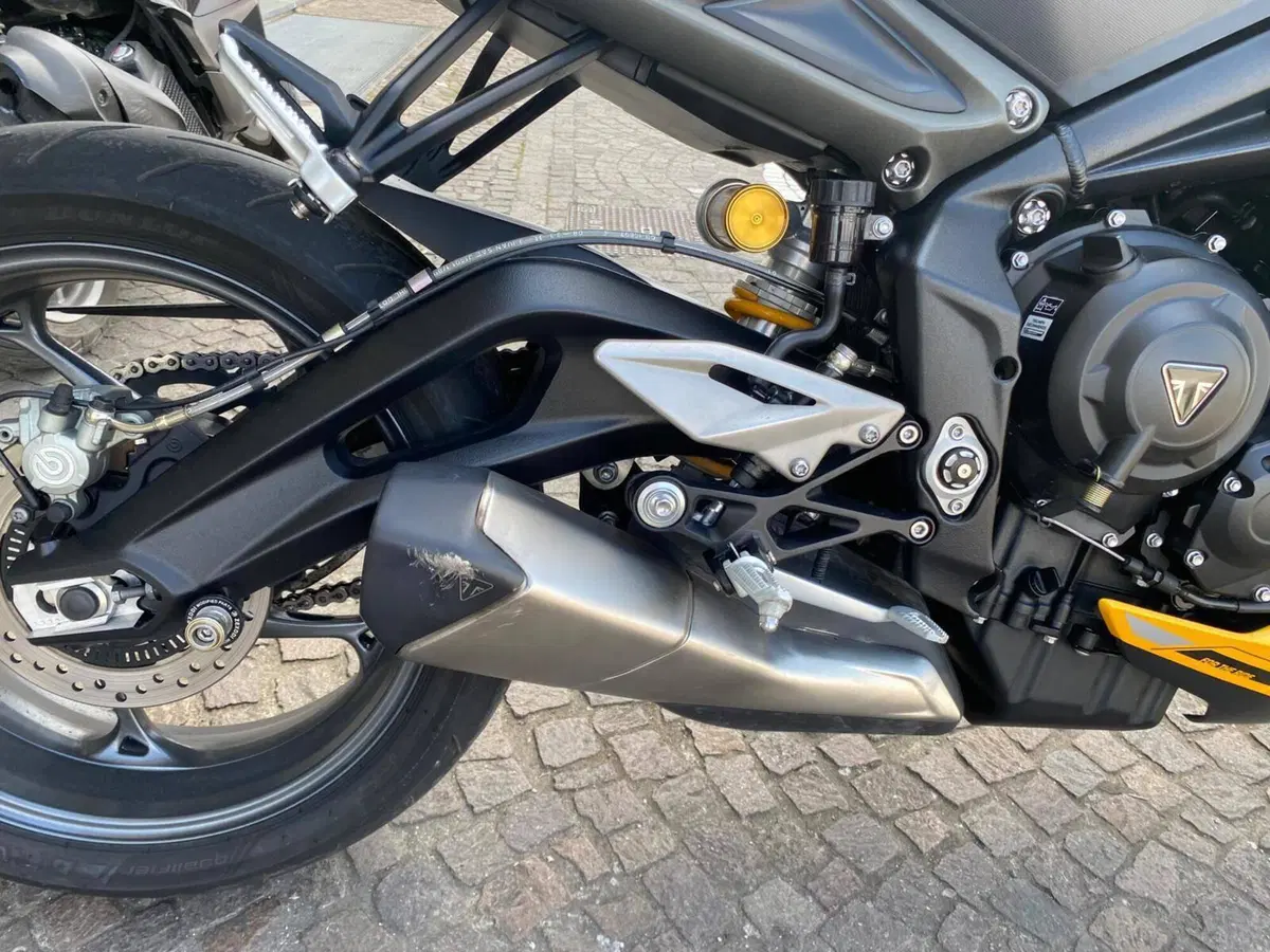 Triumph Street Triple 765 RS (2023 - 26) (8)