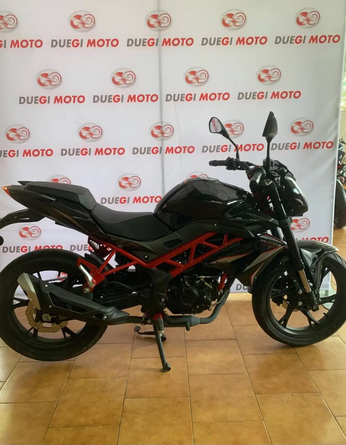 Benelli BN 125 (2021 - 25) (4)
