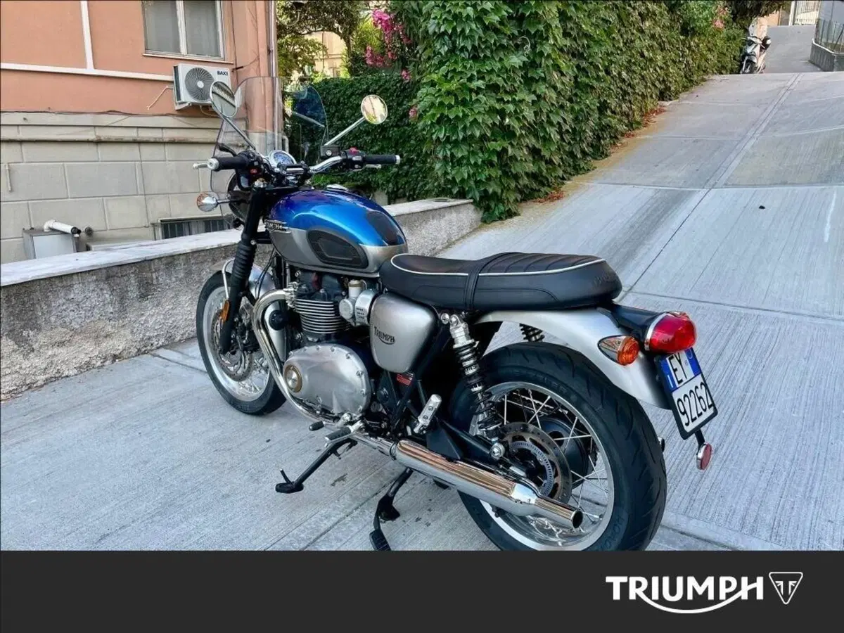 Triumph Bonneville T120 (2021 - 25) (4)