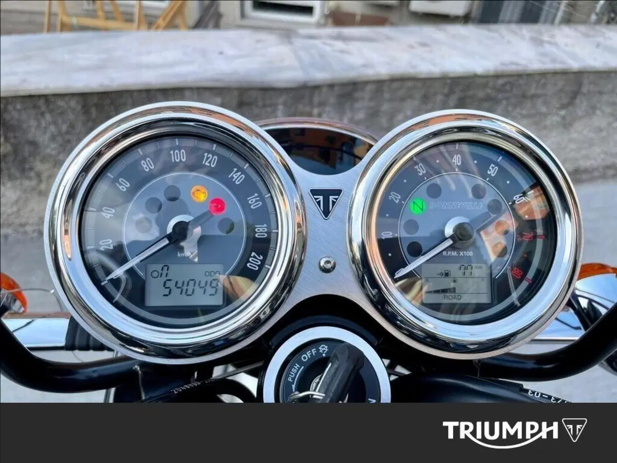 Triumph Bonneville T120 (2021 - 25) (12)
