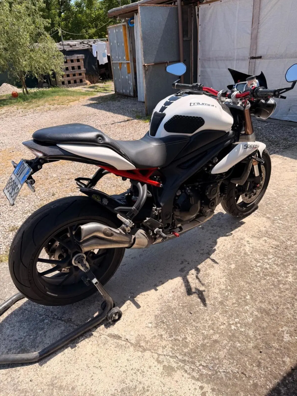 Triumph Speed Triple 1050 (2011 - 13) (3)