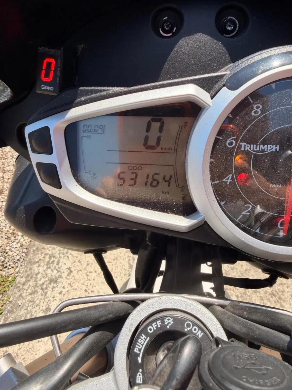 Triumph Speed Triple 1050 (2011 - 13) (7)
