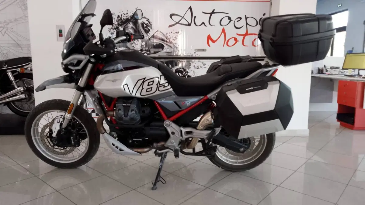 Moto Guzzi V85 TT (2021 - 23) (2)