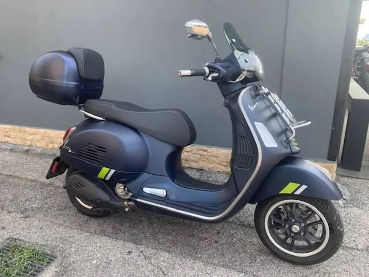 Vespa GTS 300 Super Tech (2023 - 24)