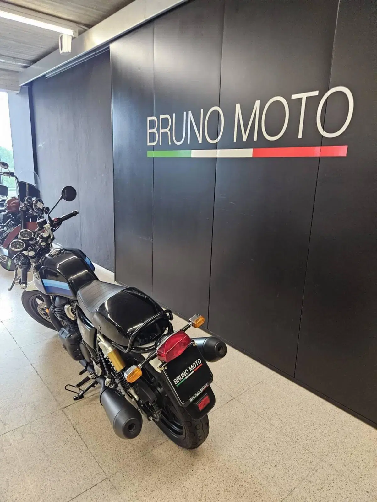 Royal Enfield Continental GT 650 (2021 - 26) (4)