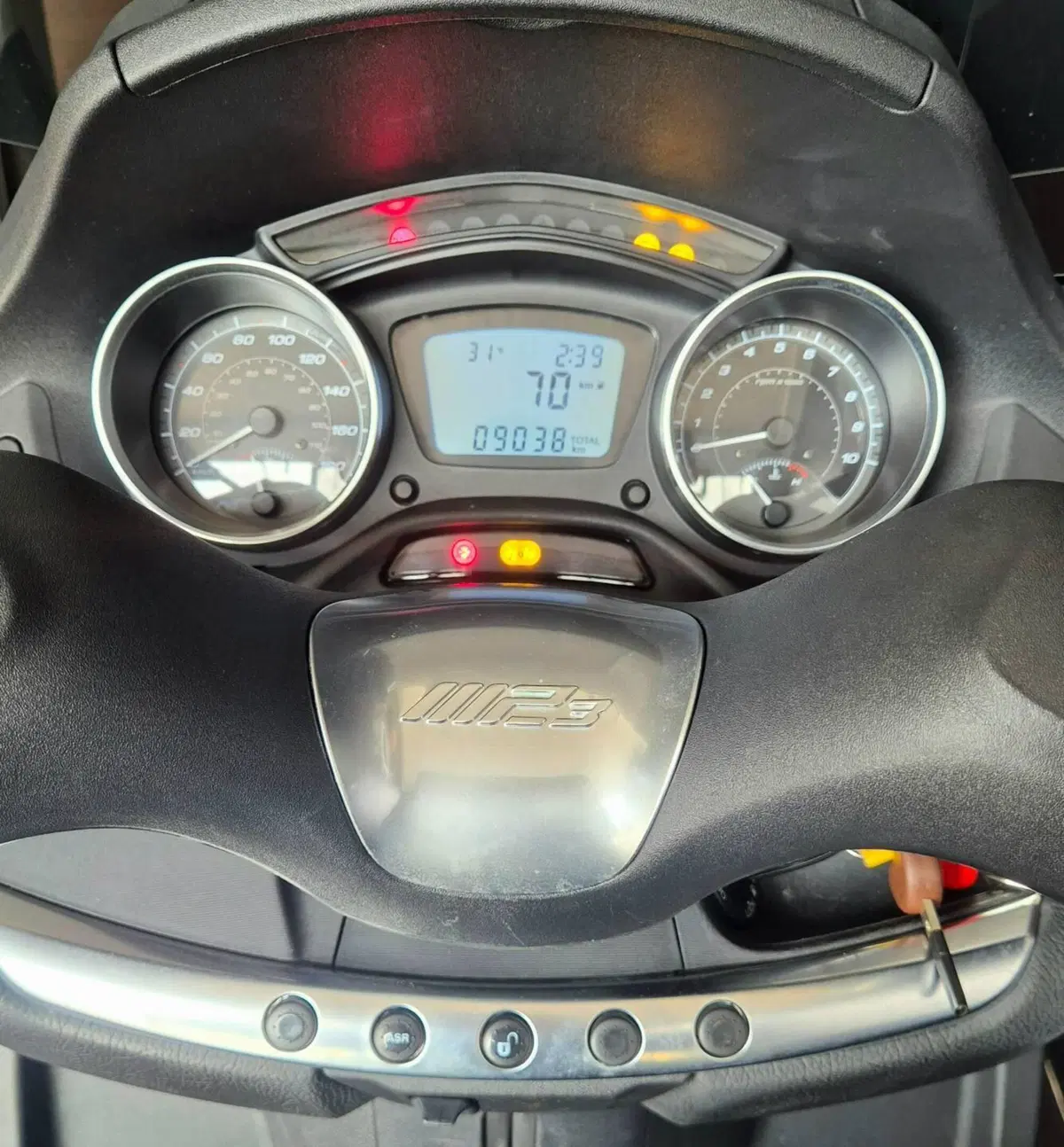 Piaggio Mp3 300 ie Business LT (2017 - 18) (5)
