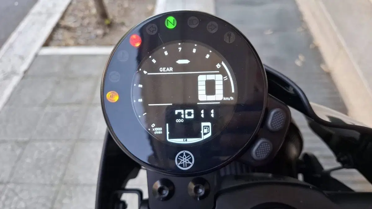Yamaha XSR 700 (2022 - 26) (3)