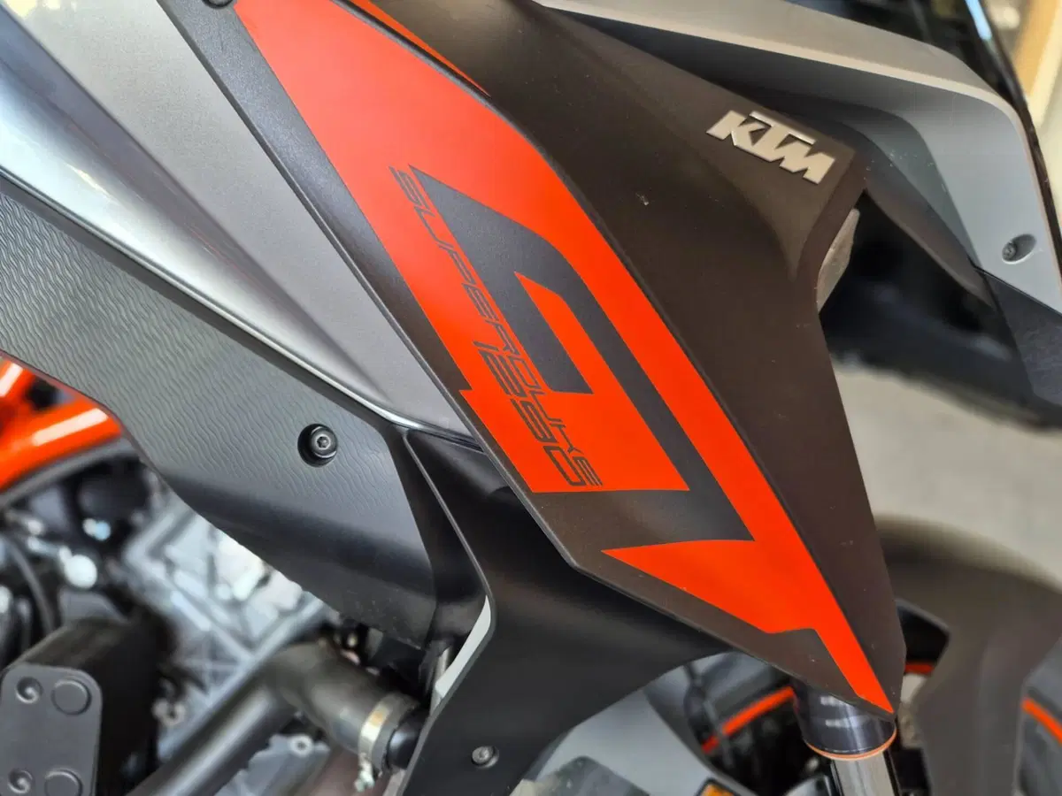 KTM 1290 Super Duke GT ABS (2016 - 18) (5)