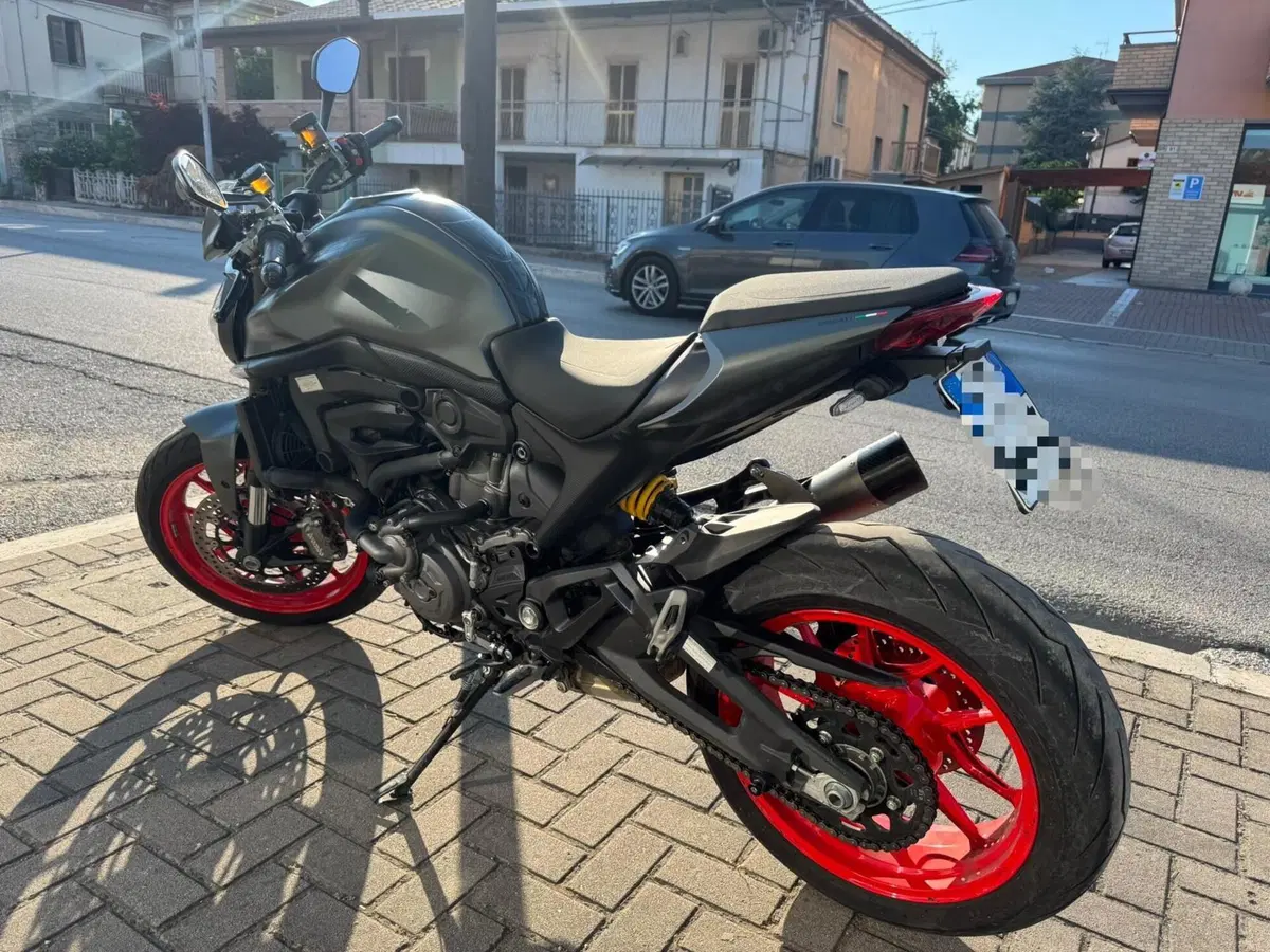 Ducati Monster 937 + (2021 - 25) (2)