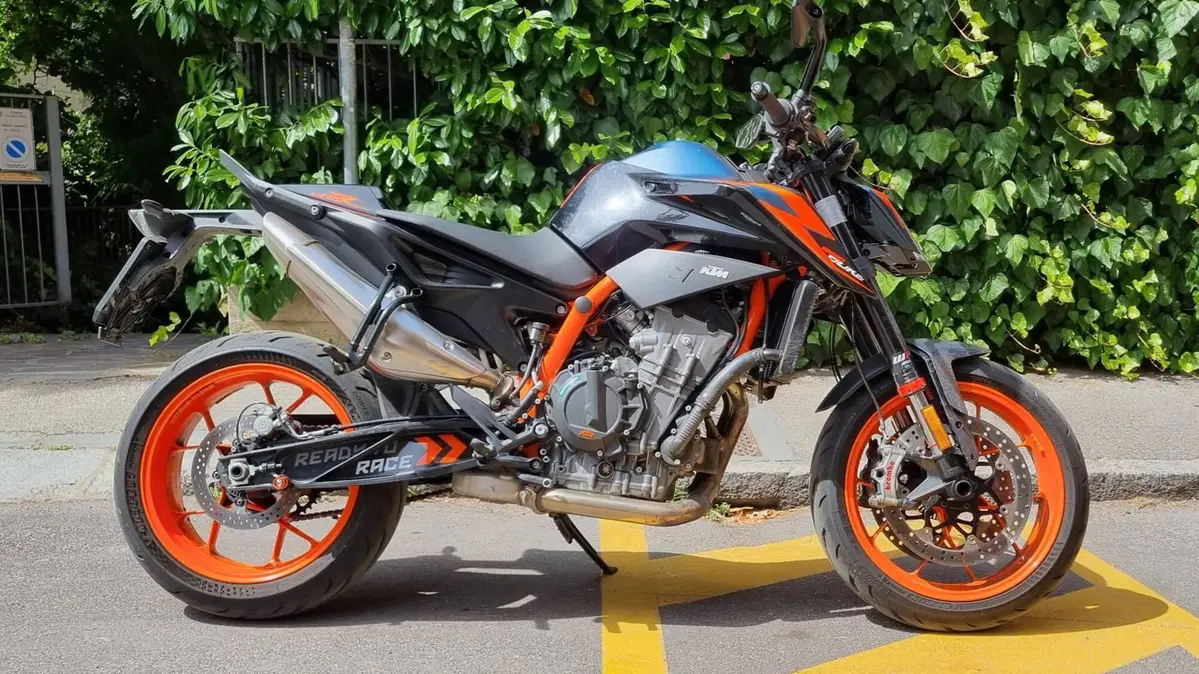 KTM 890 Duke R (2022 - 23)