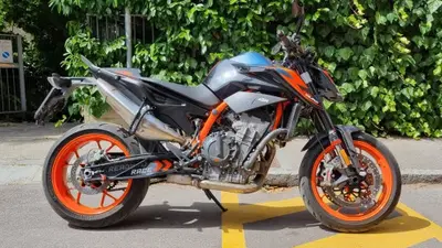 KTM 890 Duke R (2022 - 23) usata