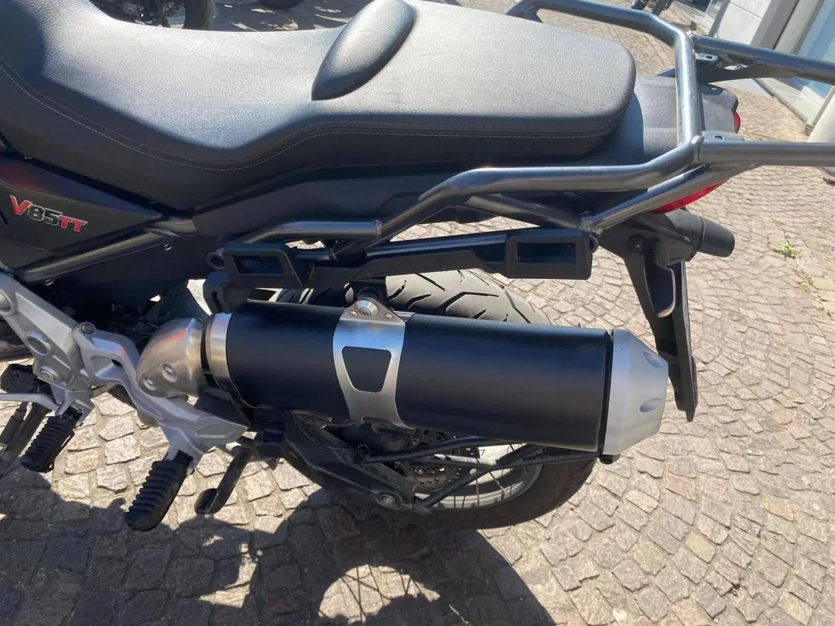 Moto Guzzi V85 TT (2021 - 23) (5)