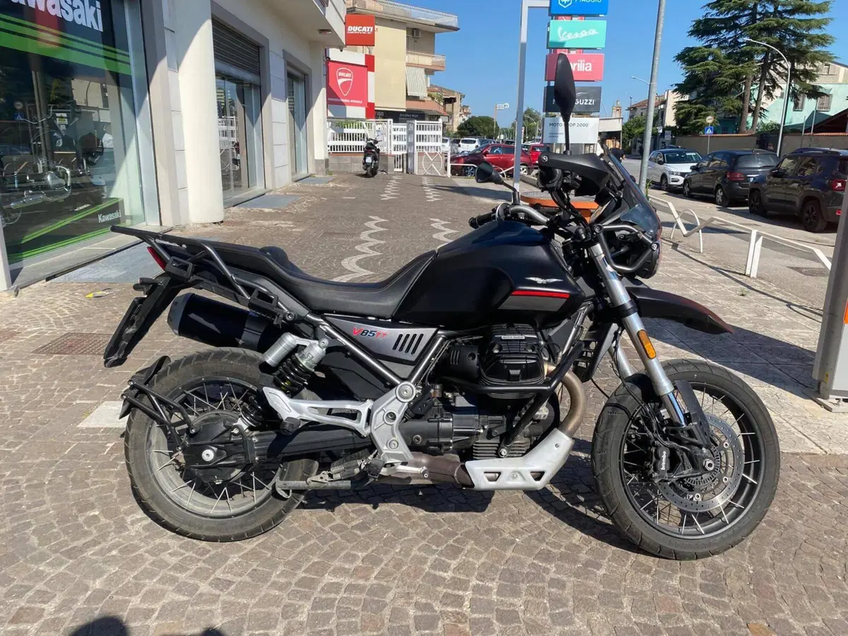 Moto Guzzi V85 TT (2021 - 23)