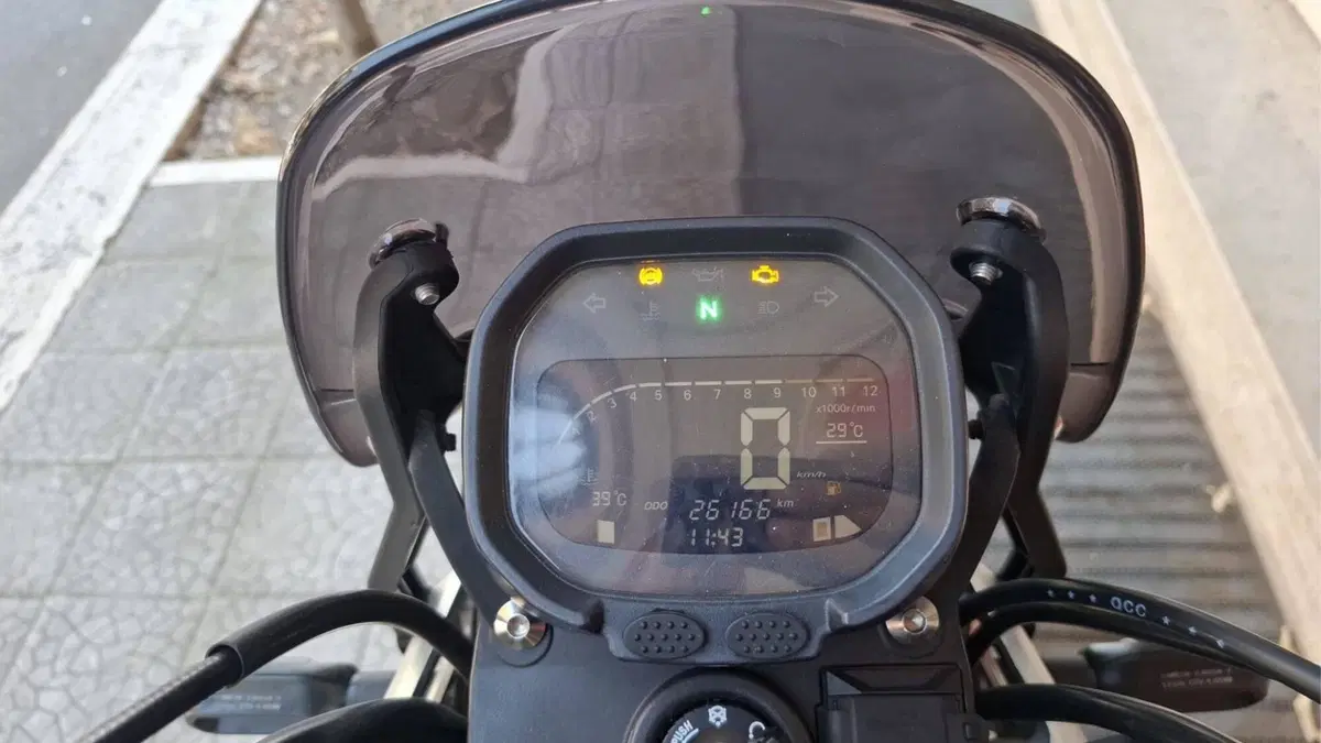 Voge Trofeo 300ACX Scrambler (2021 - 26) (3)
