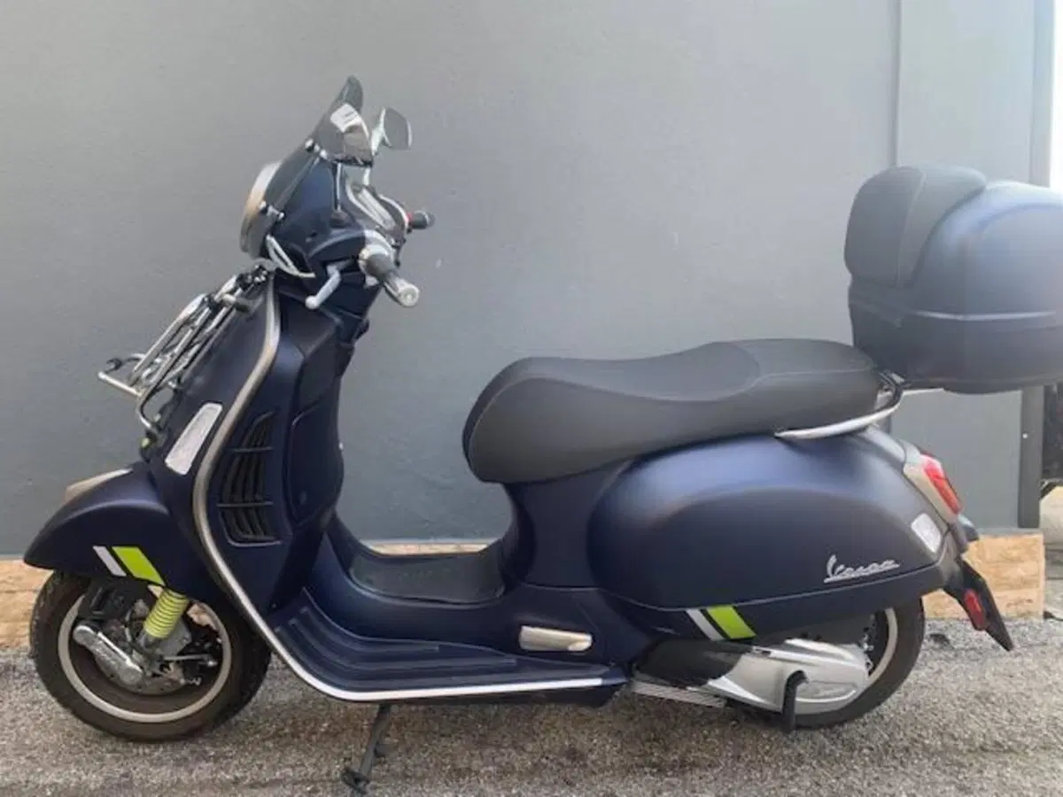 Vespa GTS 300 Super Tech (2023 - 24) (5)