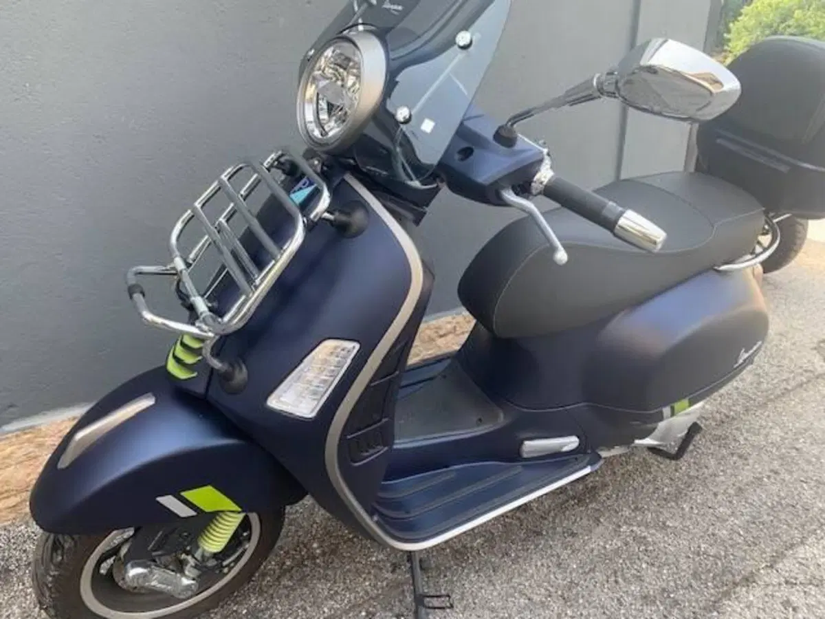 Vespa GTS 300 Super Tech (2023 - 24) (7)