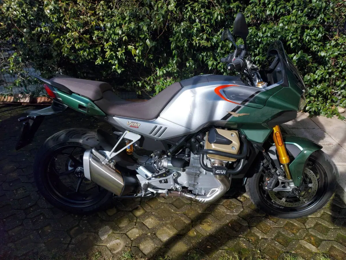 Moto Guzzi V100 Mandello S (2022 - 24)