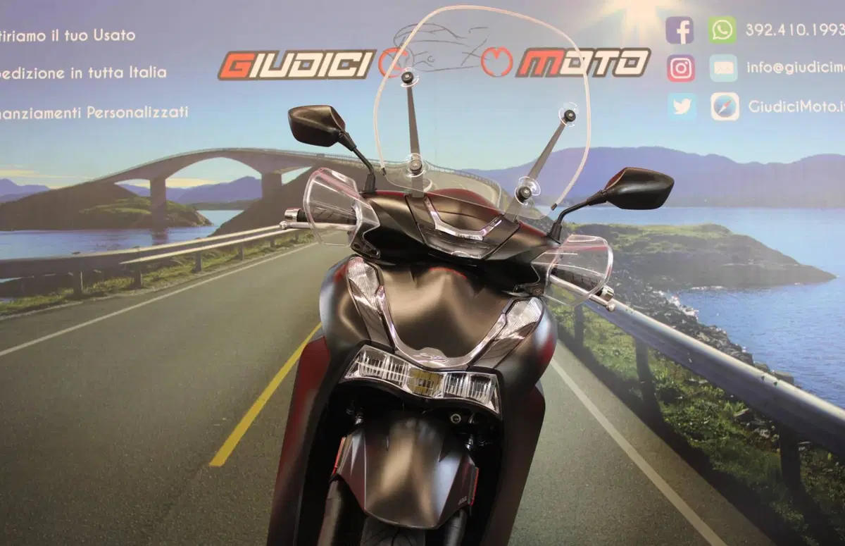 Honda SH 350 (2021 - 24) (9)