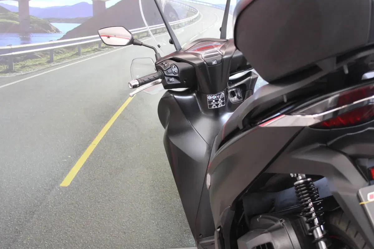 Honda SH 350 (2021 - 24) (17)
