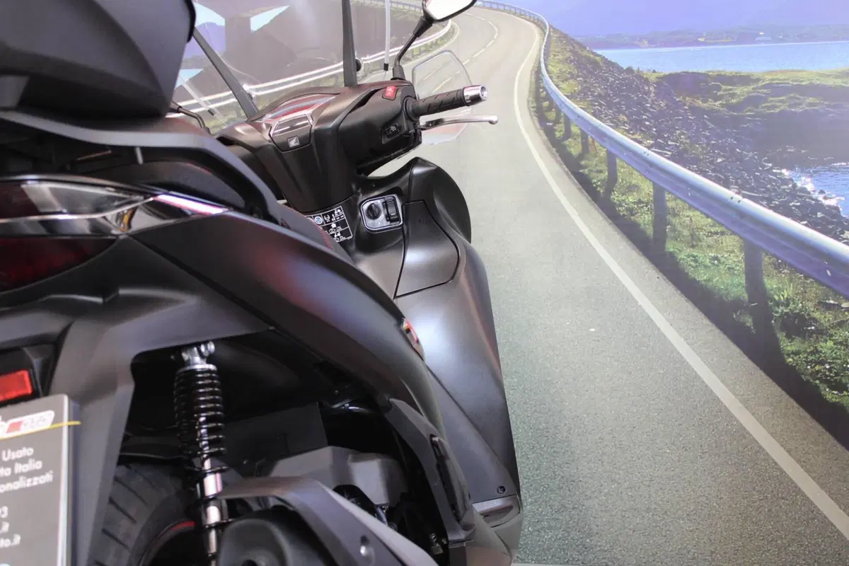 Honda SH 350 (2021 - 24) (18)
