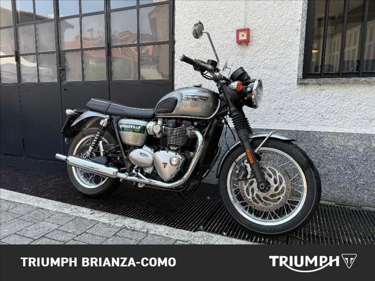 Triumph Bonneville T120 Gold Line Edition (2022 - 23) (2)