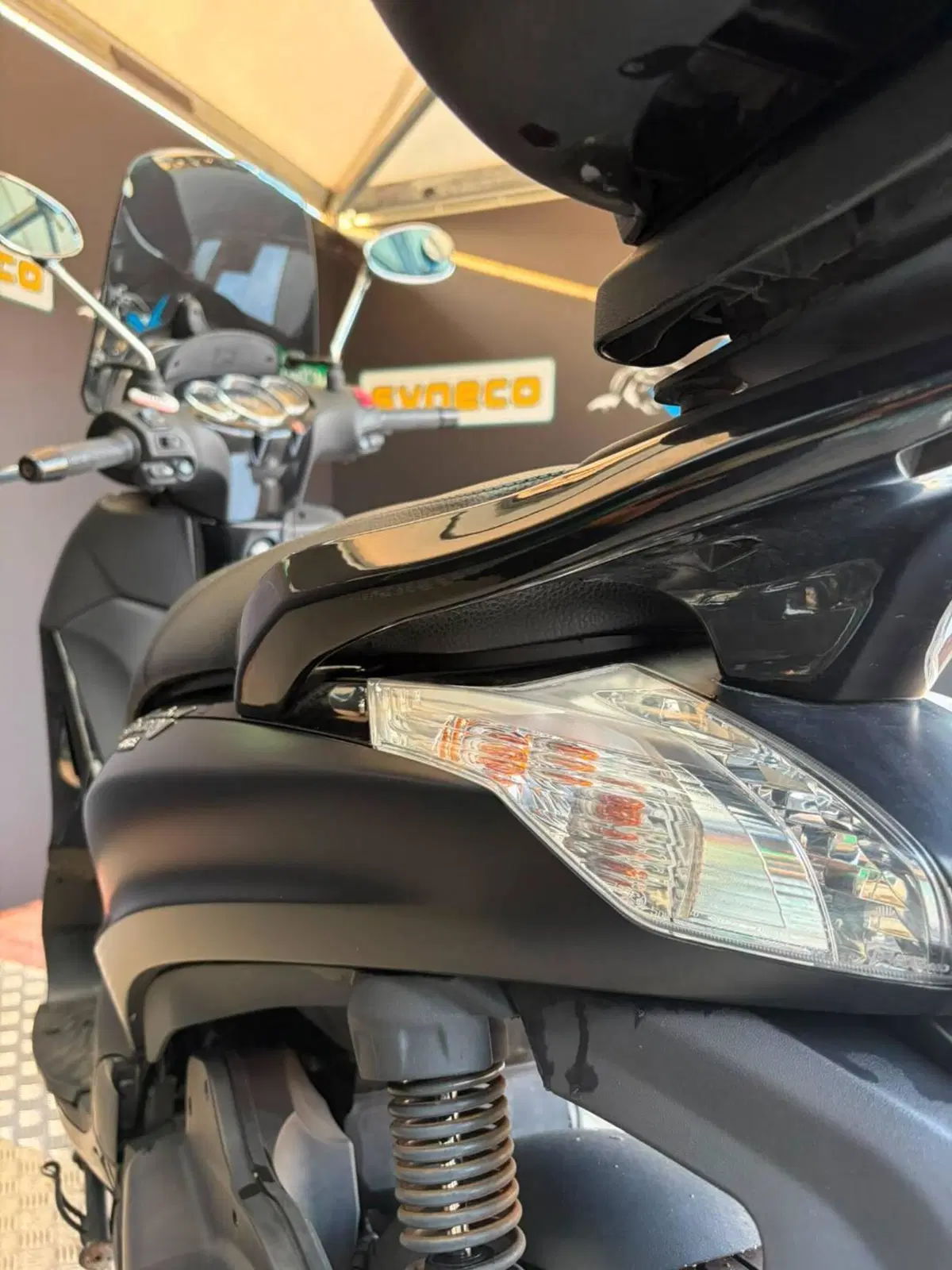 Piaggio Beverly 300 i.e. Police ABS-ASR (2017 - 20) (14)