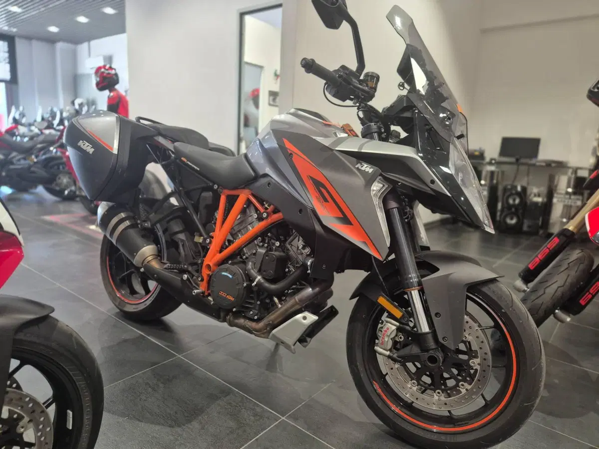 KTM 1290 Super Duke GT ABS (2016 - 18)