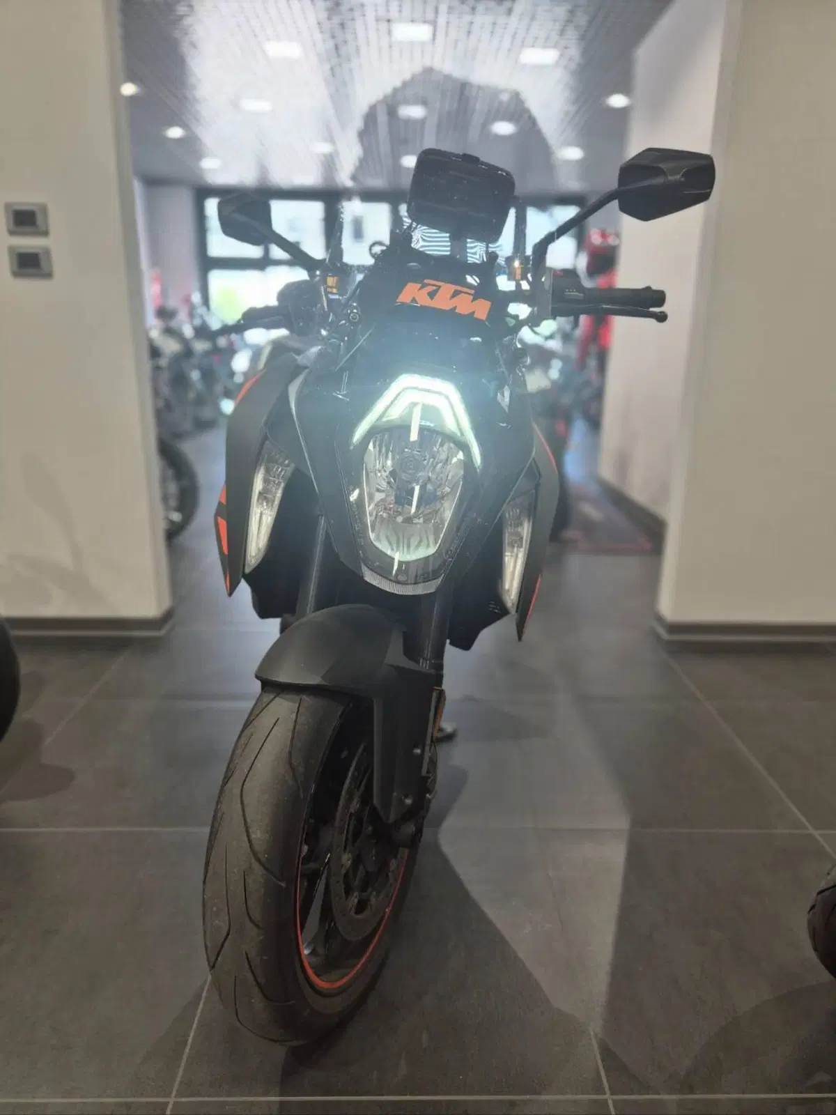 KTM 1290 Super Duke GT ABS (2016 - 18) (9)