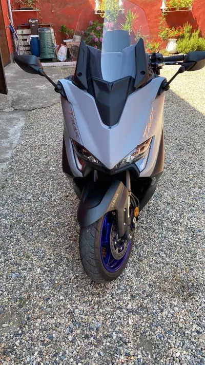 Yamaha T-Max 560 Tech Max (2020) usata