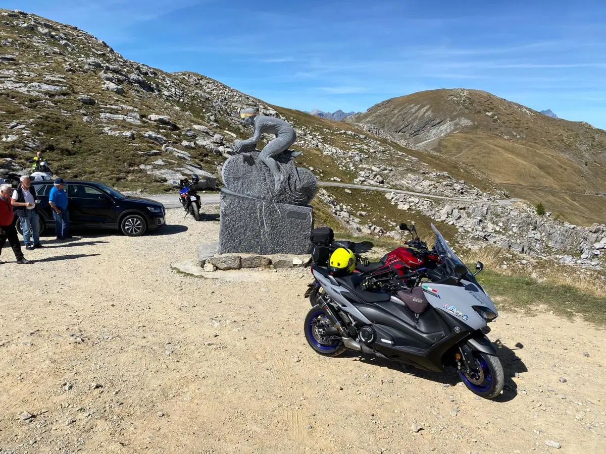 Yamaha T-Max 560 Tech Max (2020) (5)