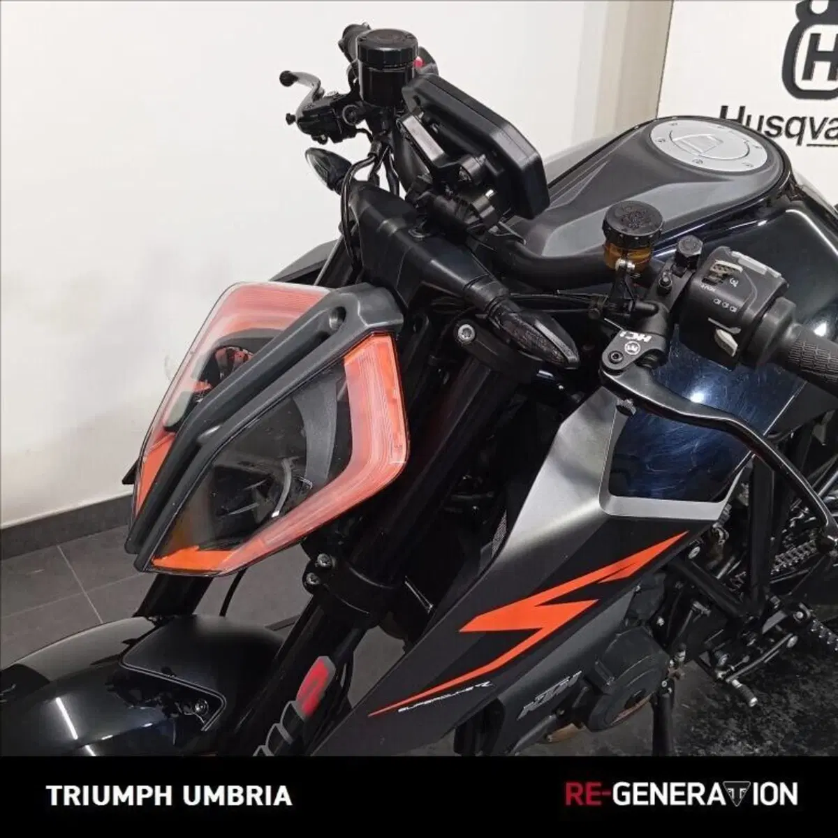 KTM 1290 Super Duke R (2019) (4)