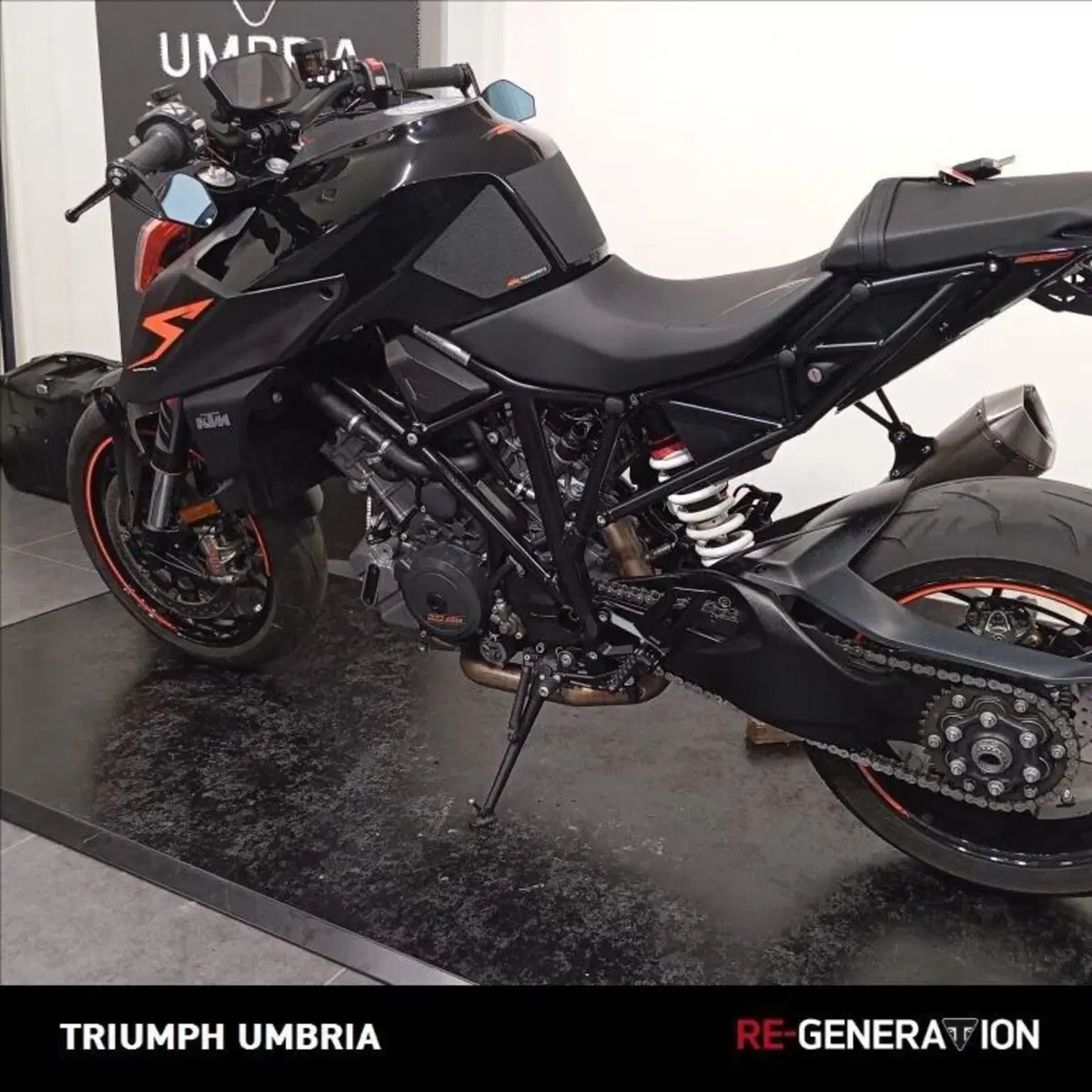 KTM 1290 Super Duke R (2019) (6)