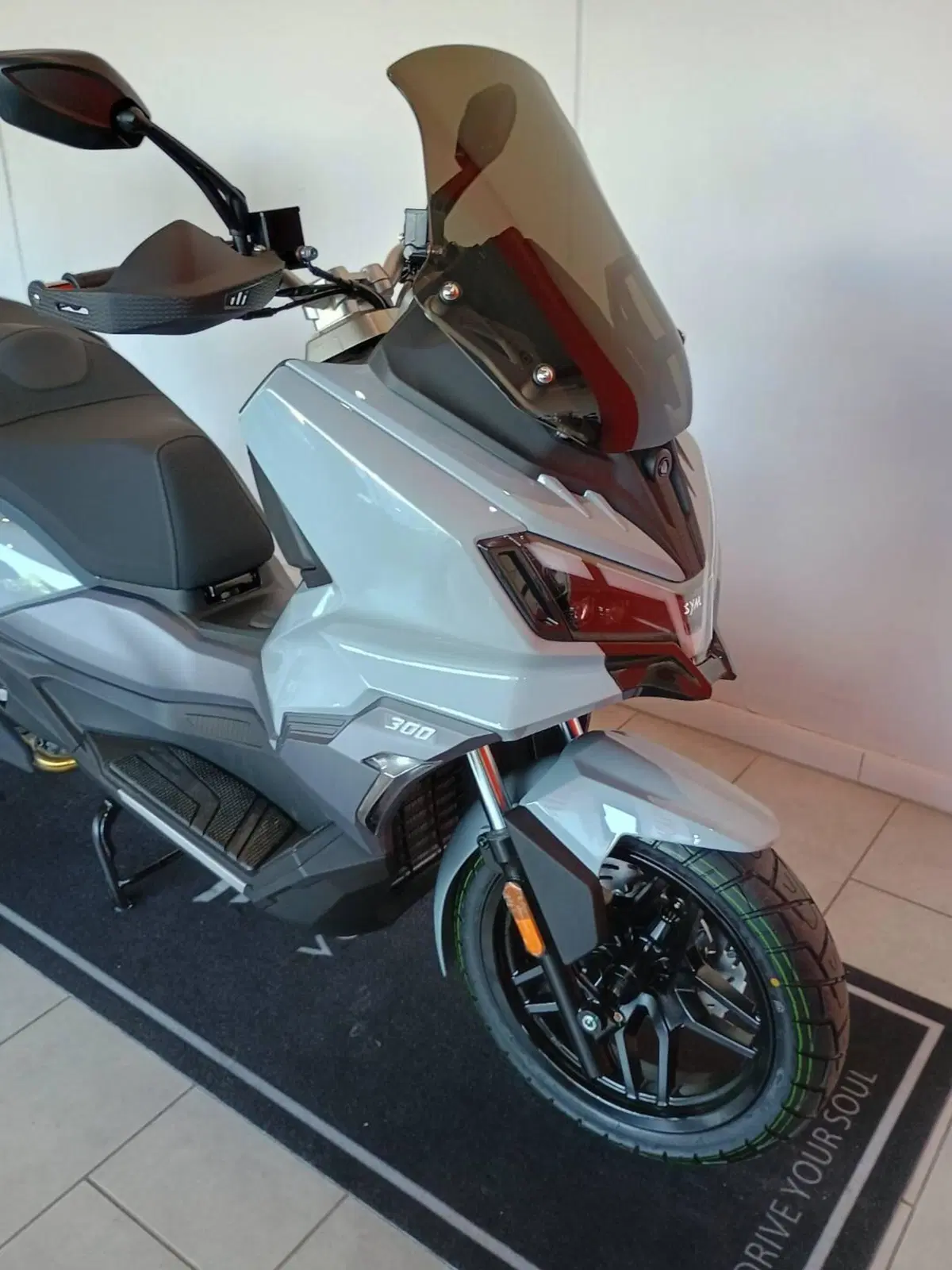 Sym ADX 300 (2024 - 26) (12)