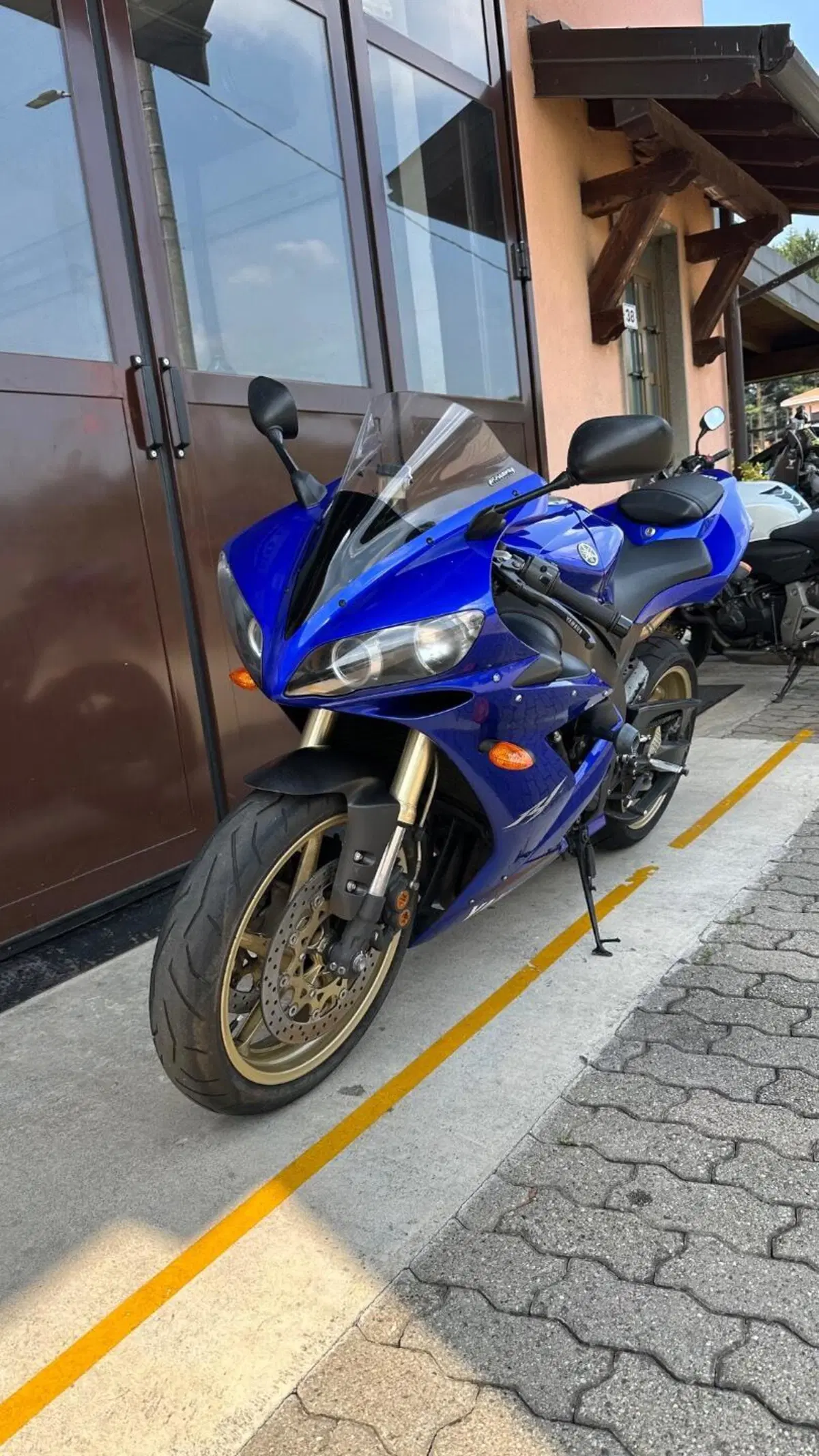 Yamaha YZF R1 (2004 - 05) (4)