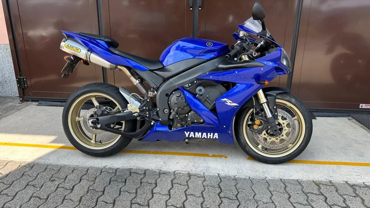 Yamaha YZF R1 (2004 - 05) (5)