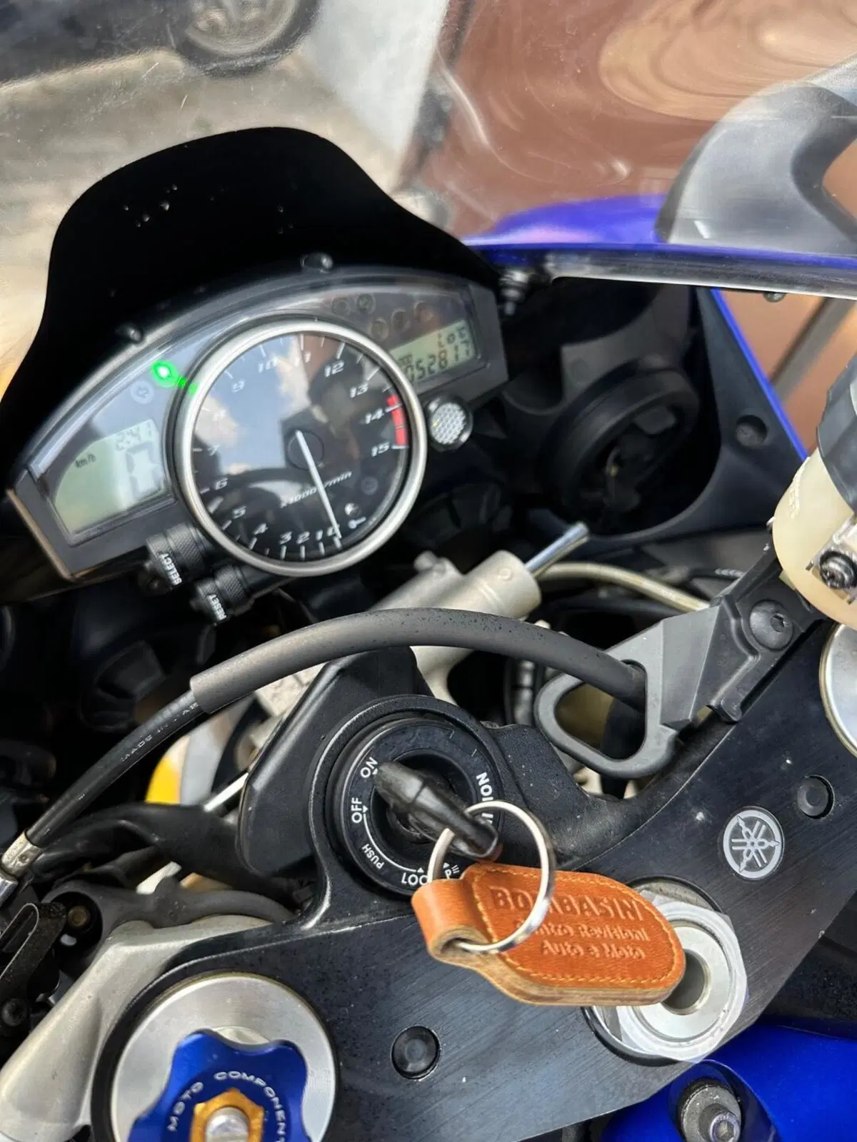 Yamaha YZF R1 (2004 - 05) (7)